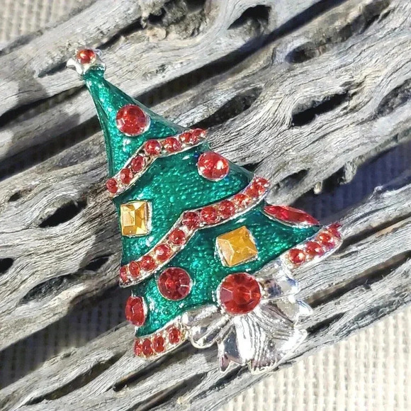 New Vintage Red Green Silver Christmas Tree Rhinestone Enamel Brooch Sweater Pin - Picture 1 of 5